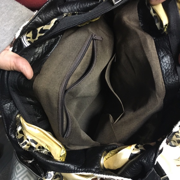 - Unique White Faux Fur Animal Print Purse - Picture 4 of 5